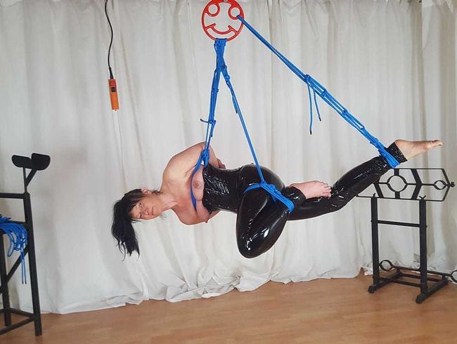 YvetteXtreme Porno Video: Ballance !!!