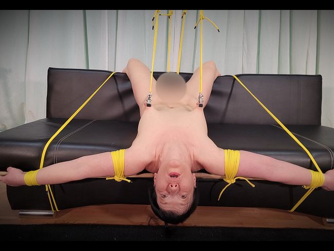 YvetteXtreme Porno Video: Kopfüber  Nippel und fo**en Tortur